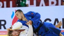 Абылайхан Жубаназар борется за бронзовую медаль на турнире Grand Slam по дзюдо в Монголии