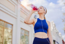 Многоразовые бутылки для воды: рассадник бактерий на тренировках?