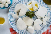 Самые полезные сыры для контроля холестерина: выбор для здорового питания