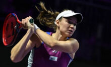 Сенсационная победа Рыбакиной над первой ракеткой мира Соболенко на Итоговом турнире WTA в Эр-Рияде