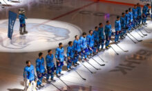 Барыс уступает Автомобилисту в напряженном матче КХЛ: фоторепортаж и анализ игры