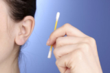 Ватные палочки для чистки ушей: мифы и реальность о здоровье ушей