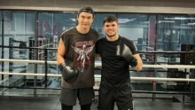 <p> Боксер Али Ахмедов провел совместную тренировку с Нурланом Сабуровым </p>