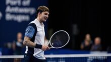 Александр Бублик одерживает победу над Фрэнсисом Тиафо на ATP 1000 в Париже
