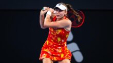 Елена Рыбакина обеспечивает уверенную победу на старте WTA 1000 в Дохе