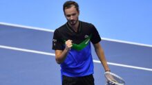 Медведев первым пробился в полуфинал Итогового турнира ATP