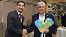 Необычный подарок от Жанибека Алимханулы для Касым-Жомарта Токаева (фото, видео)