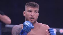 Титульный бой Амосова на Bellator завершился неожиданно